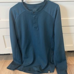 REI waffle pattern long sleeve top